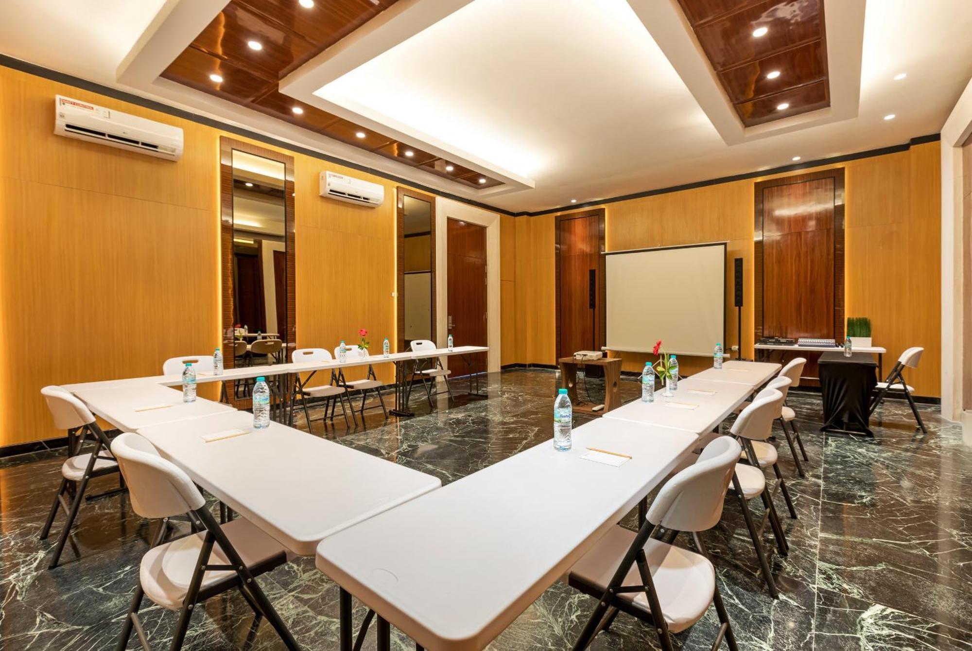 Boss Legian Hotel Powered By Archipelago Dış mekan fotoğraf