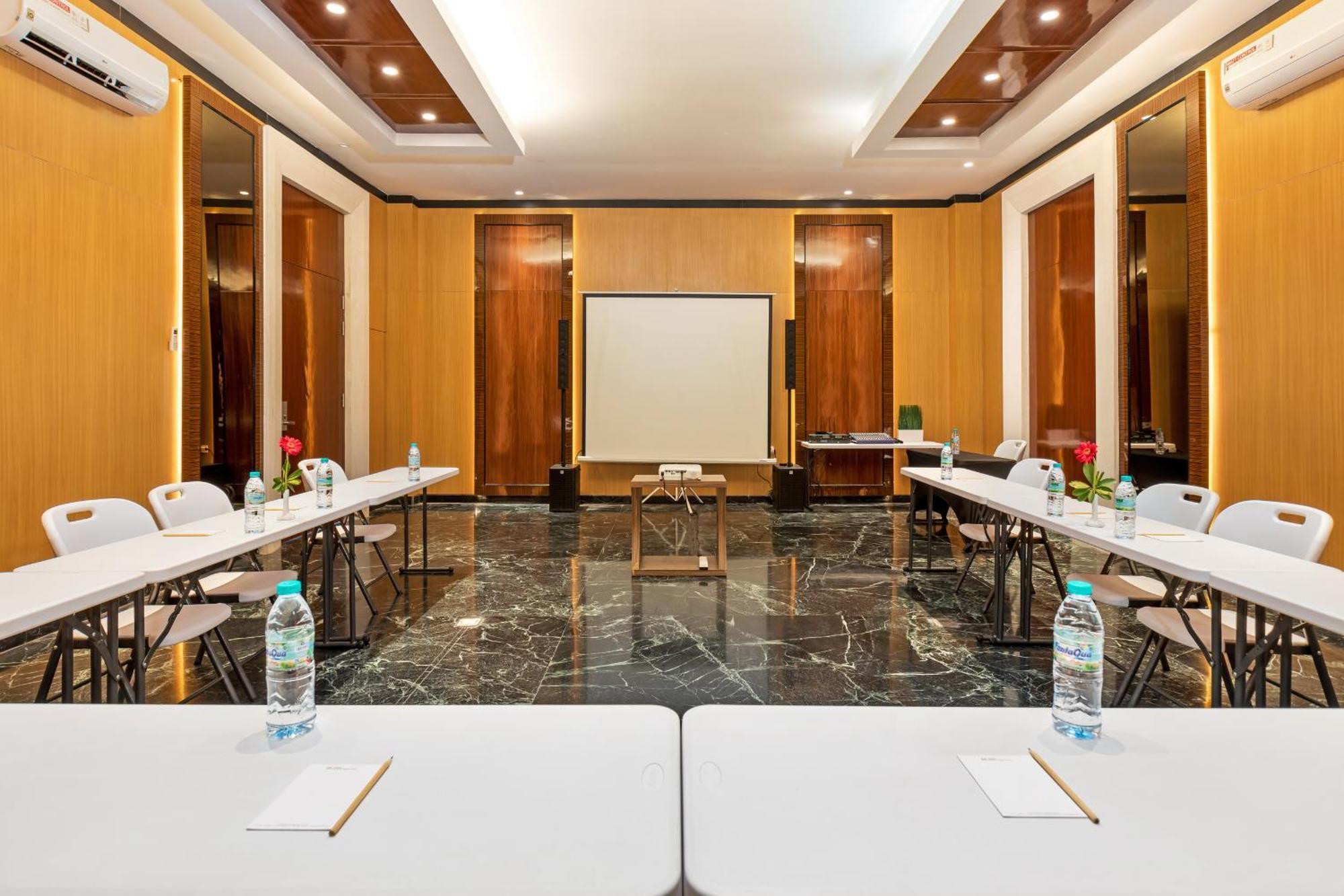 Boss Legian Hotel Powered By Archipelago Dış mekan fotoğraf