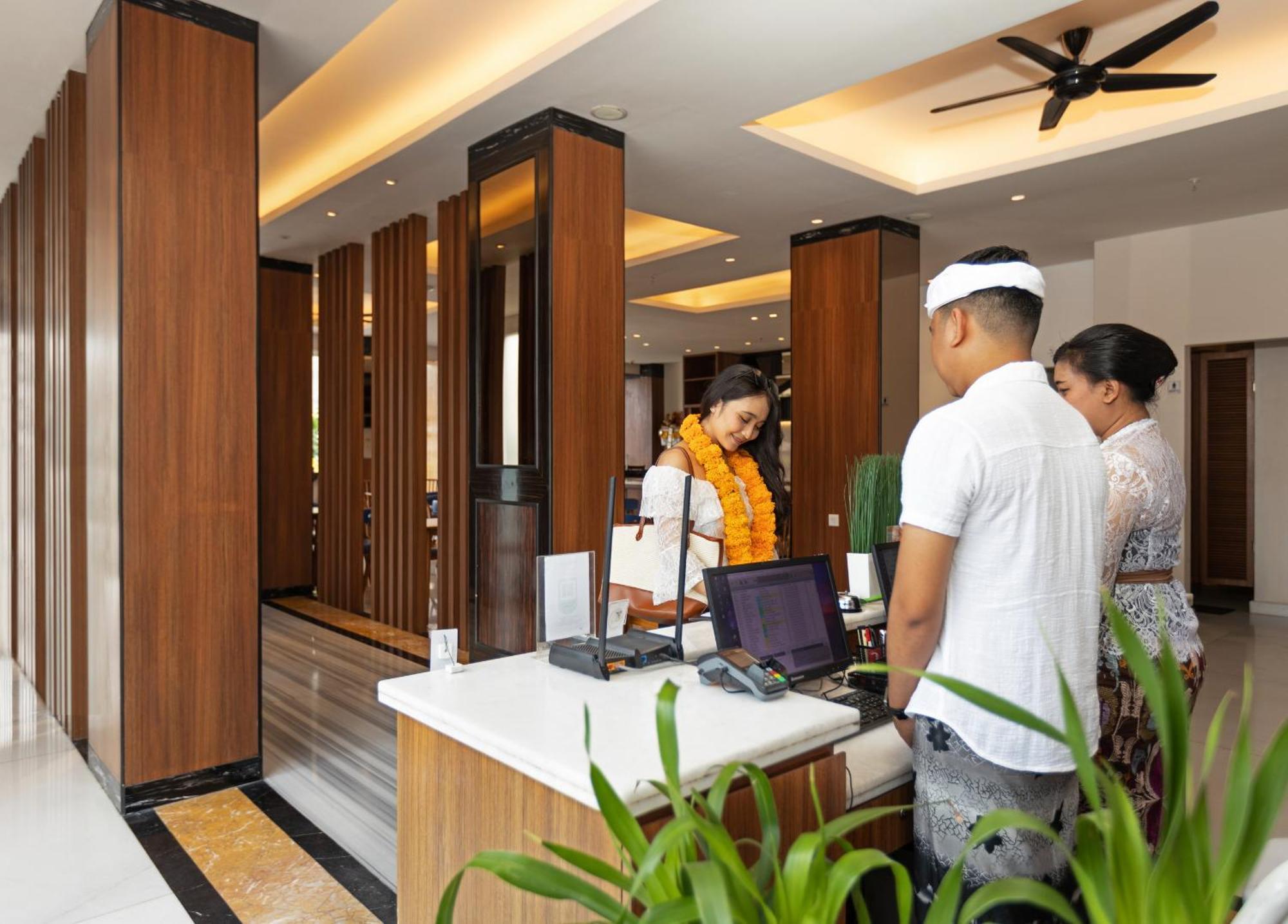 Boss Legian Hotel Powered By Archipelago Dış mekan fotoğraf