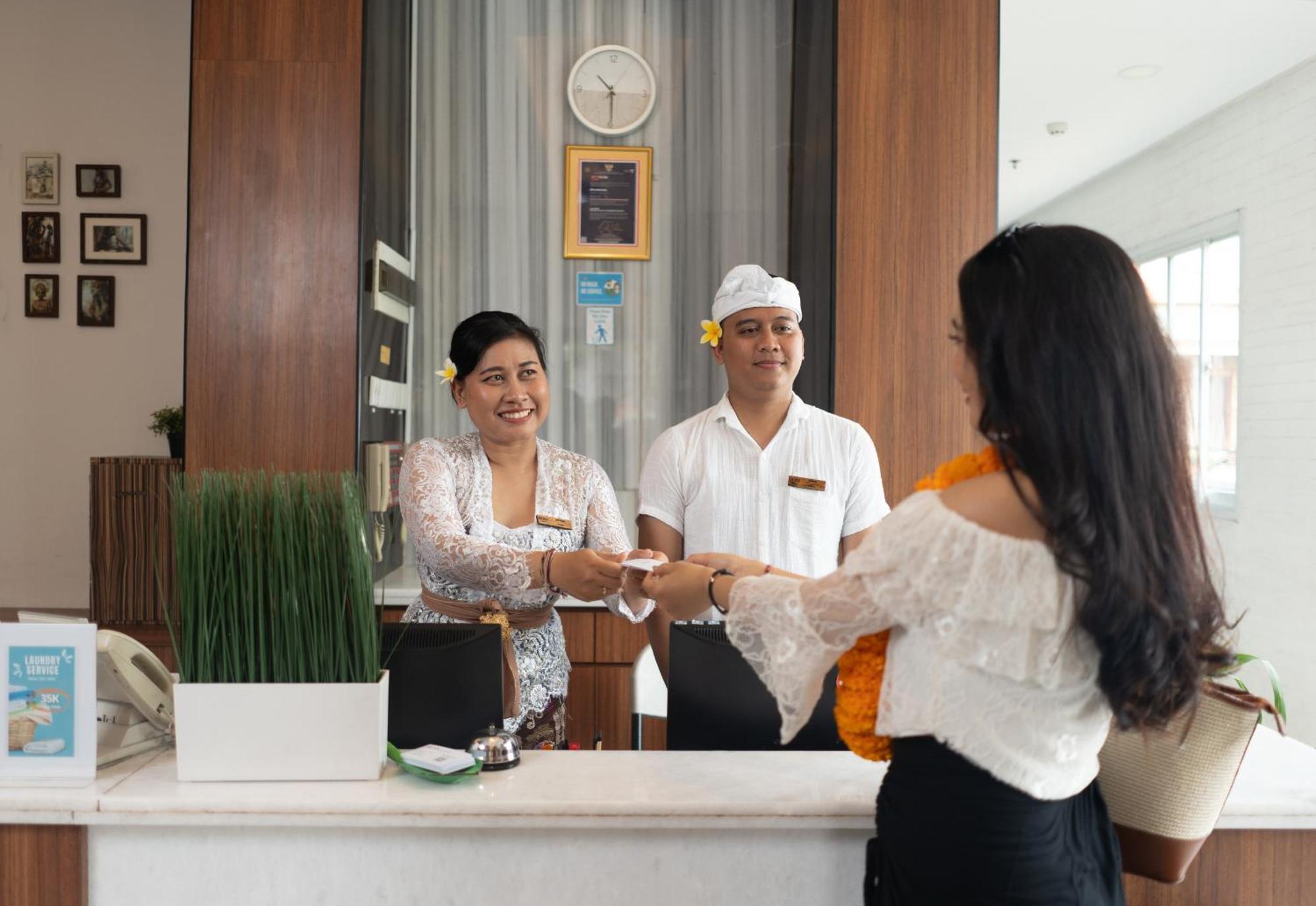 Boss Legian Hotel Powered By Archipelago Dış mekan fotoğraf